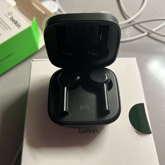 Belkin Head Phones - Picture 4 of 4